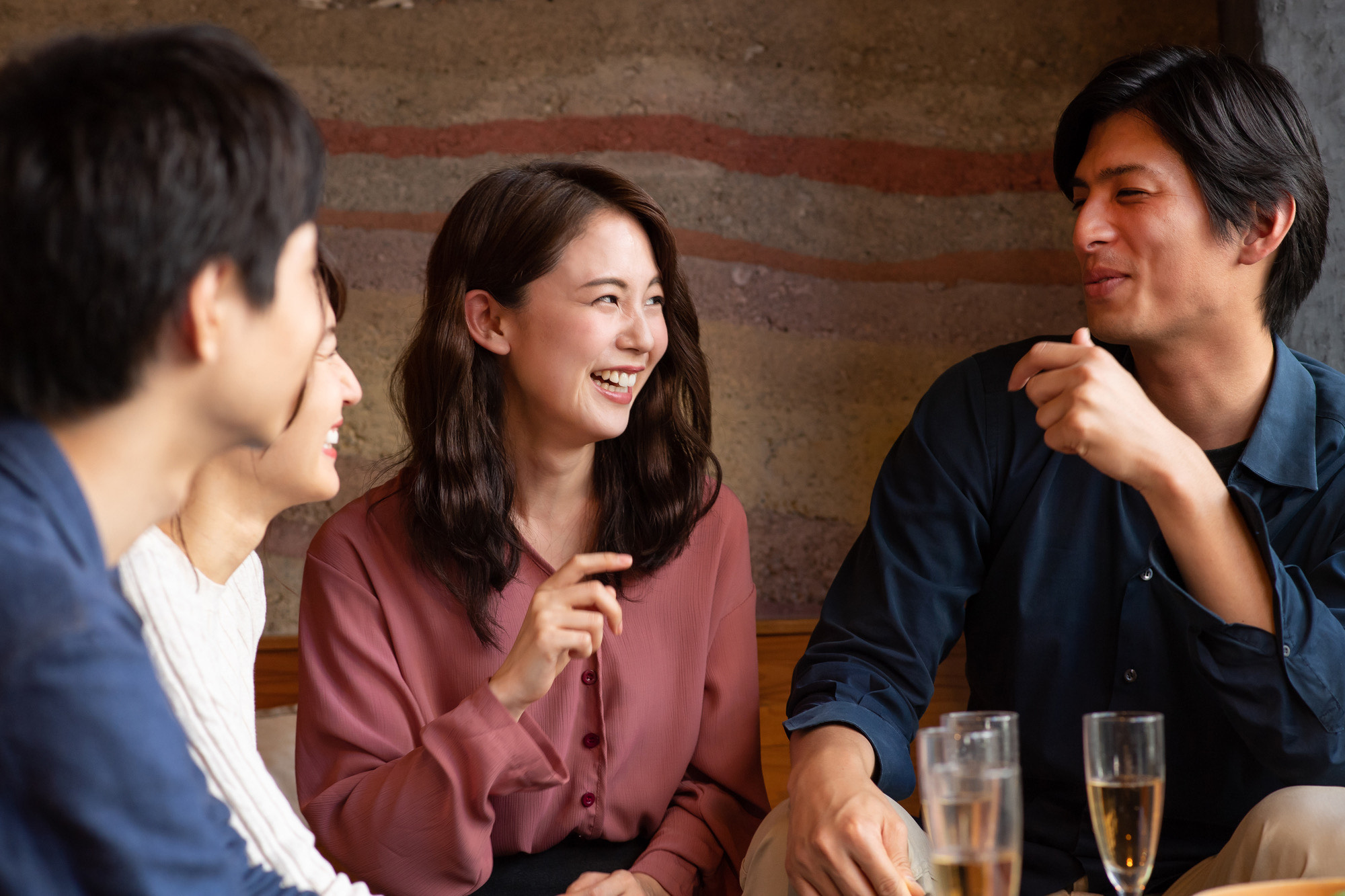 自然に出会いたい社会人向け！ マッチングアプリ以外の出会いの場は？