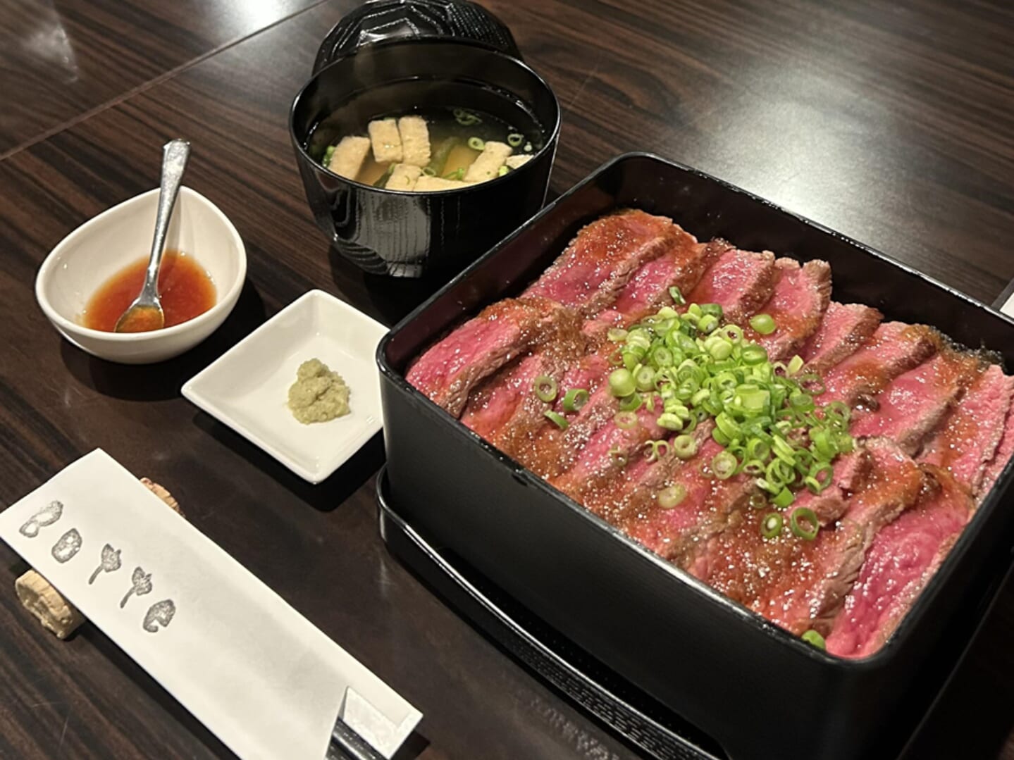 “ 知る人ぞ知る ” 週一限定！尾崎牛の贅沢肉重が味わえる隠れ家ランチ！(宮崎市)