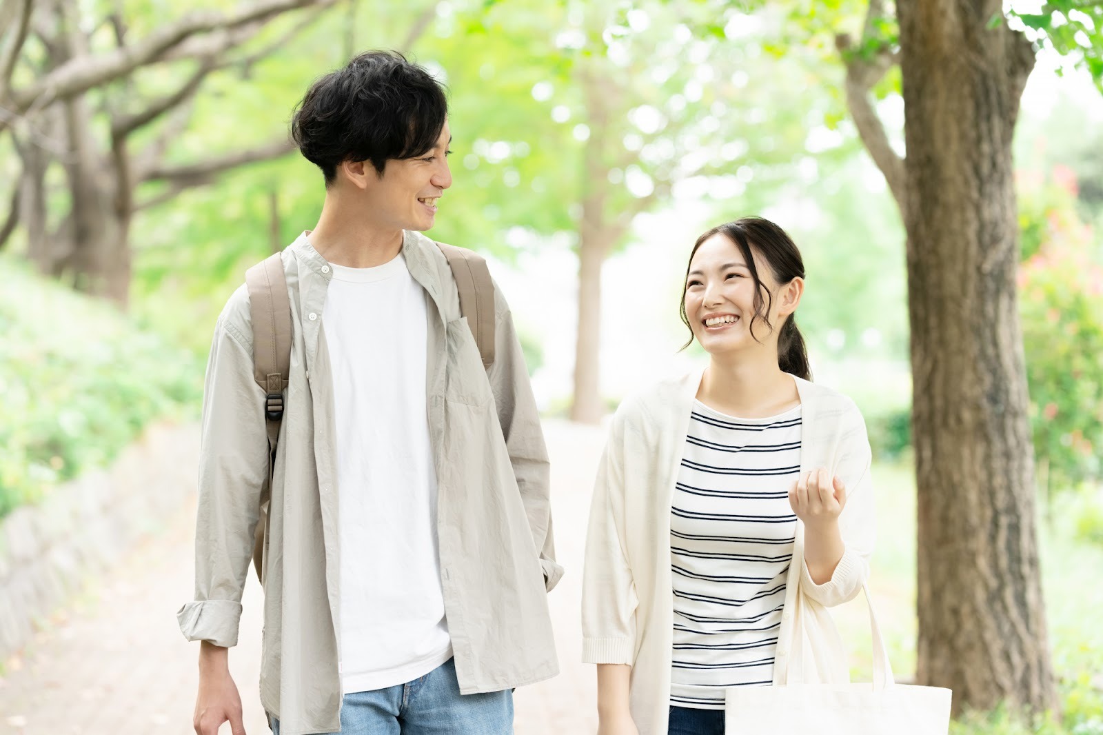 初デートで盛り上がる会話のネタとテクニックを紹介! 話題に困ったときに