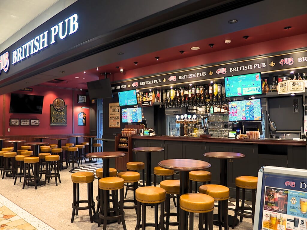 1Lタワービアやフィッシュ&チップスも！宮崎初出店の英国風パブ「HUB」