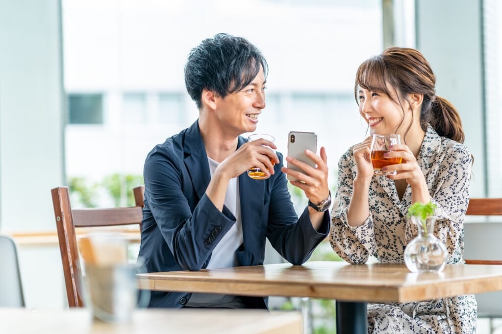 好きな人と話す話題20選｜自然に距離が縮まる会話ネタ集