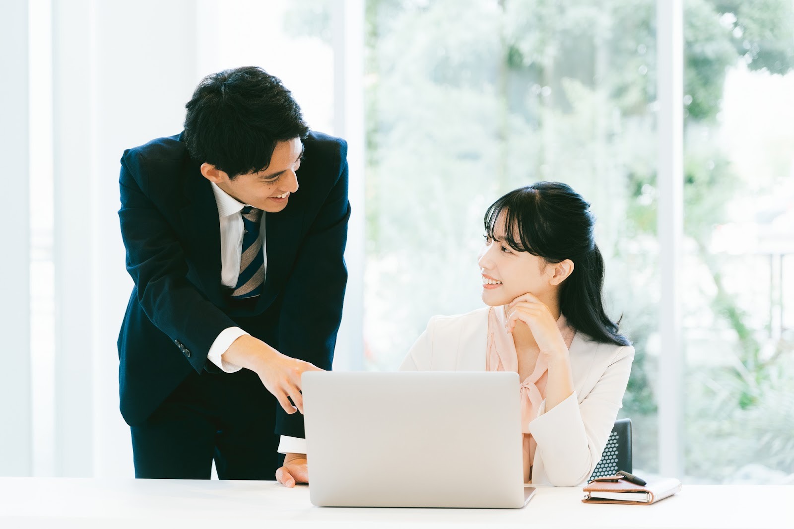 「社内恋愛はやめとけ」といわれるのはなぜ？ その理由と気をつけたいことを解説