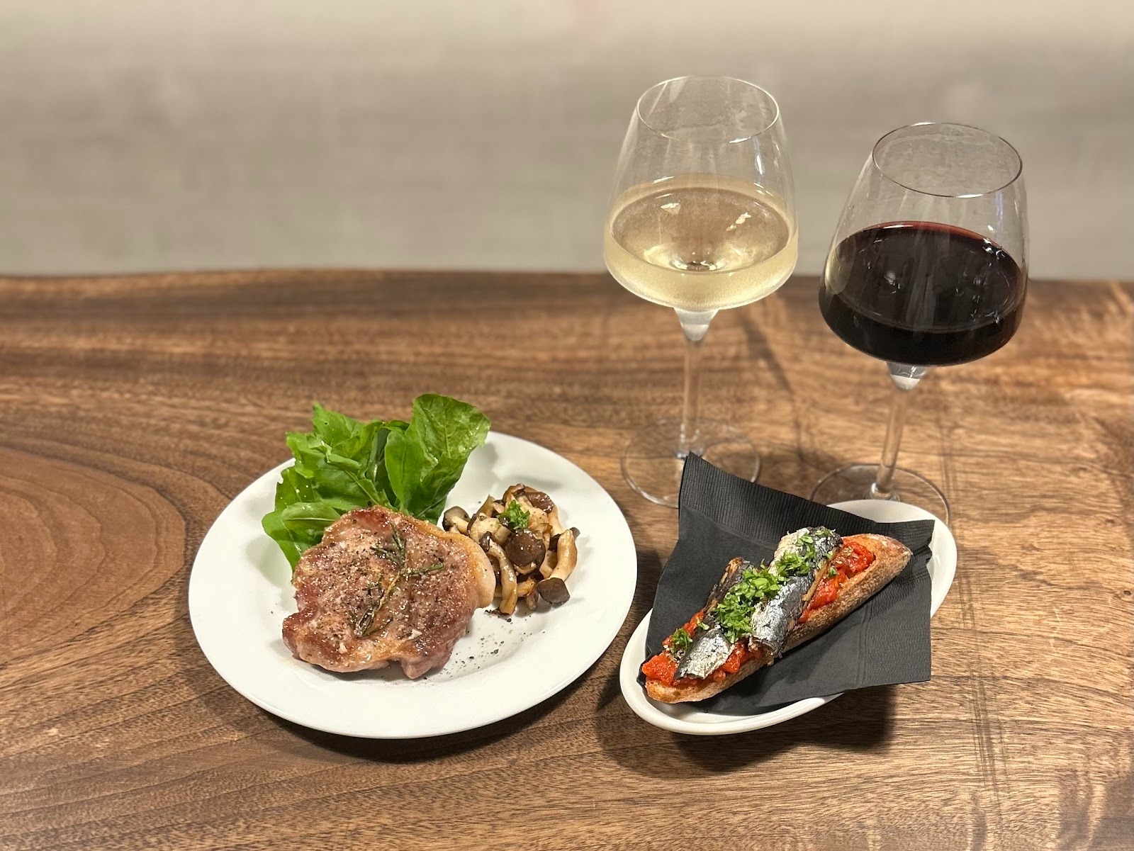  “昼からワイン&エスプレッソ ” ふらっと立ち寄りたい大人のカジュアルバー「DEVOTO 」(宮崎市)