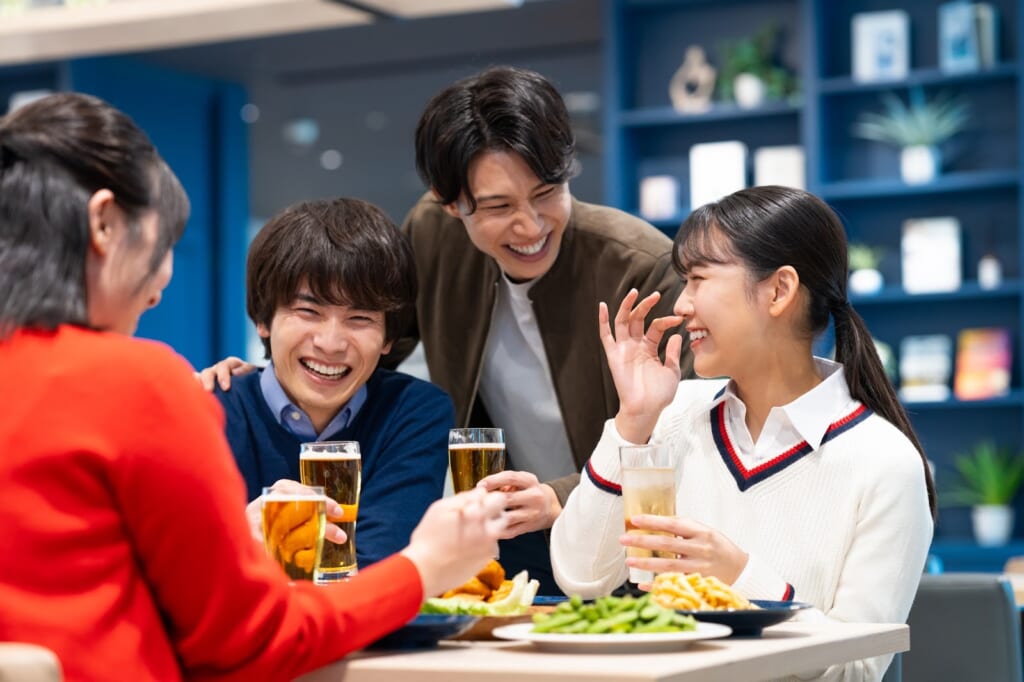 【恋愛系の面白い罰ゲーム一覧】2人でもグループでも盛り上がるネタを特集