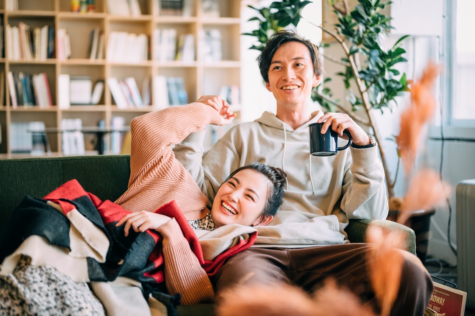 半同棲とは？ 同棲とは違う？ メリット・デメリットと気をつけたいこと