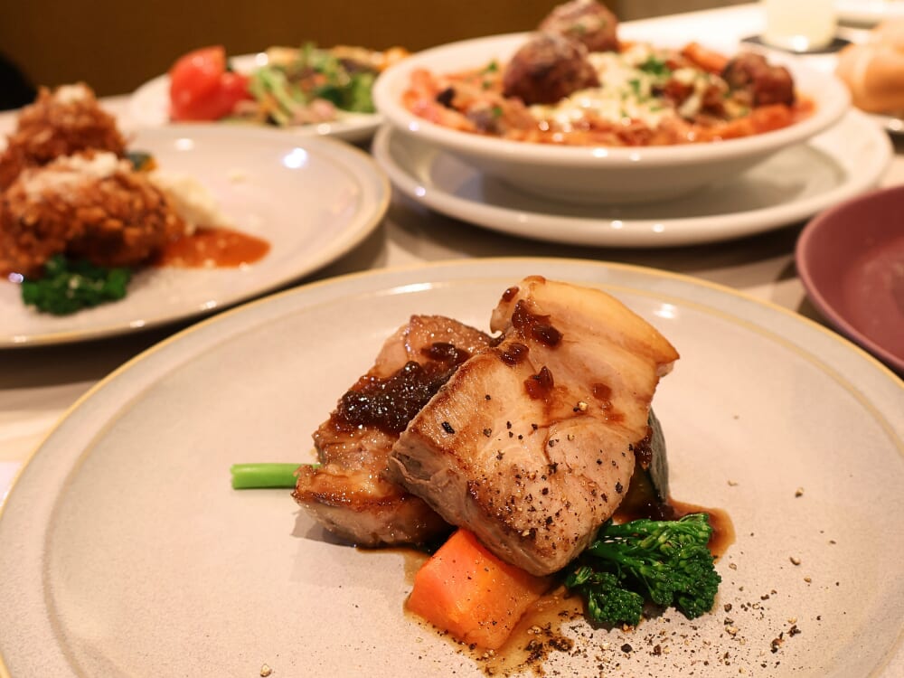 【女子会の新定番】宮崎市神宮「THE SANTEL」のコスパ最強ディナー🍽2,900円でサラダビュッフェ付き🥗