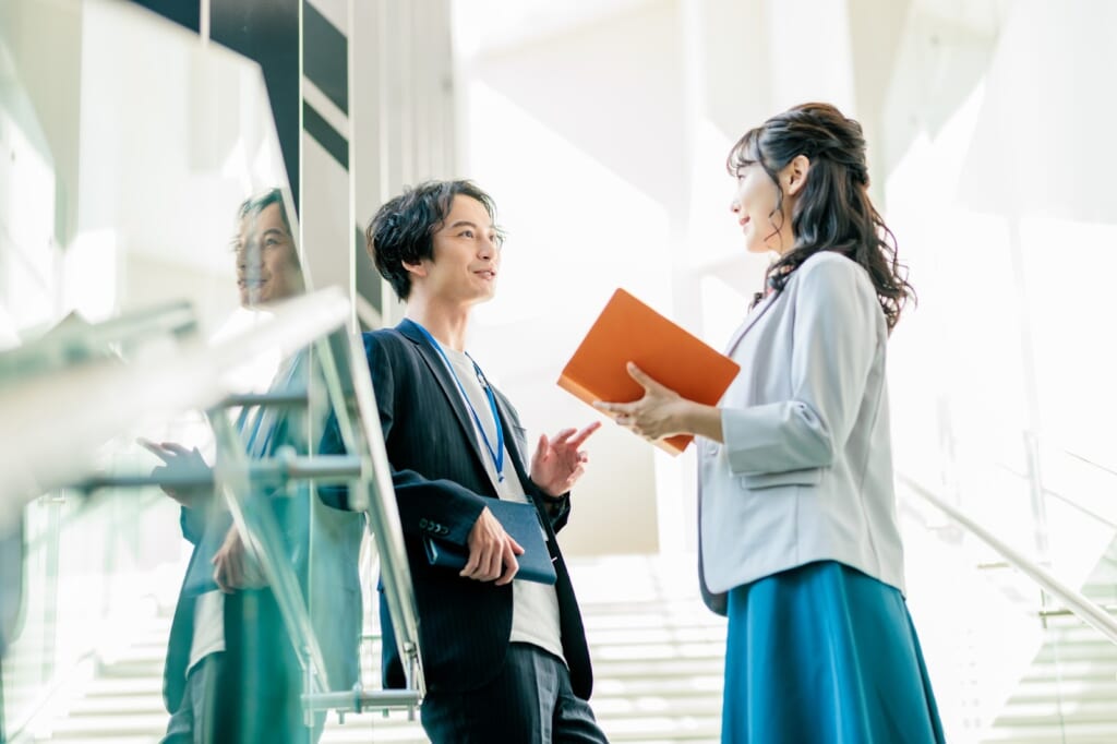 「髪切った？」と言われるのは脈あり？ 男性の心理と上手な返し方