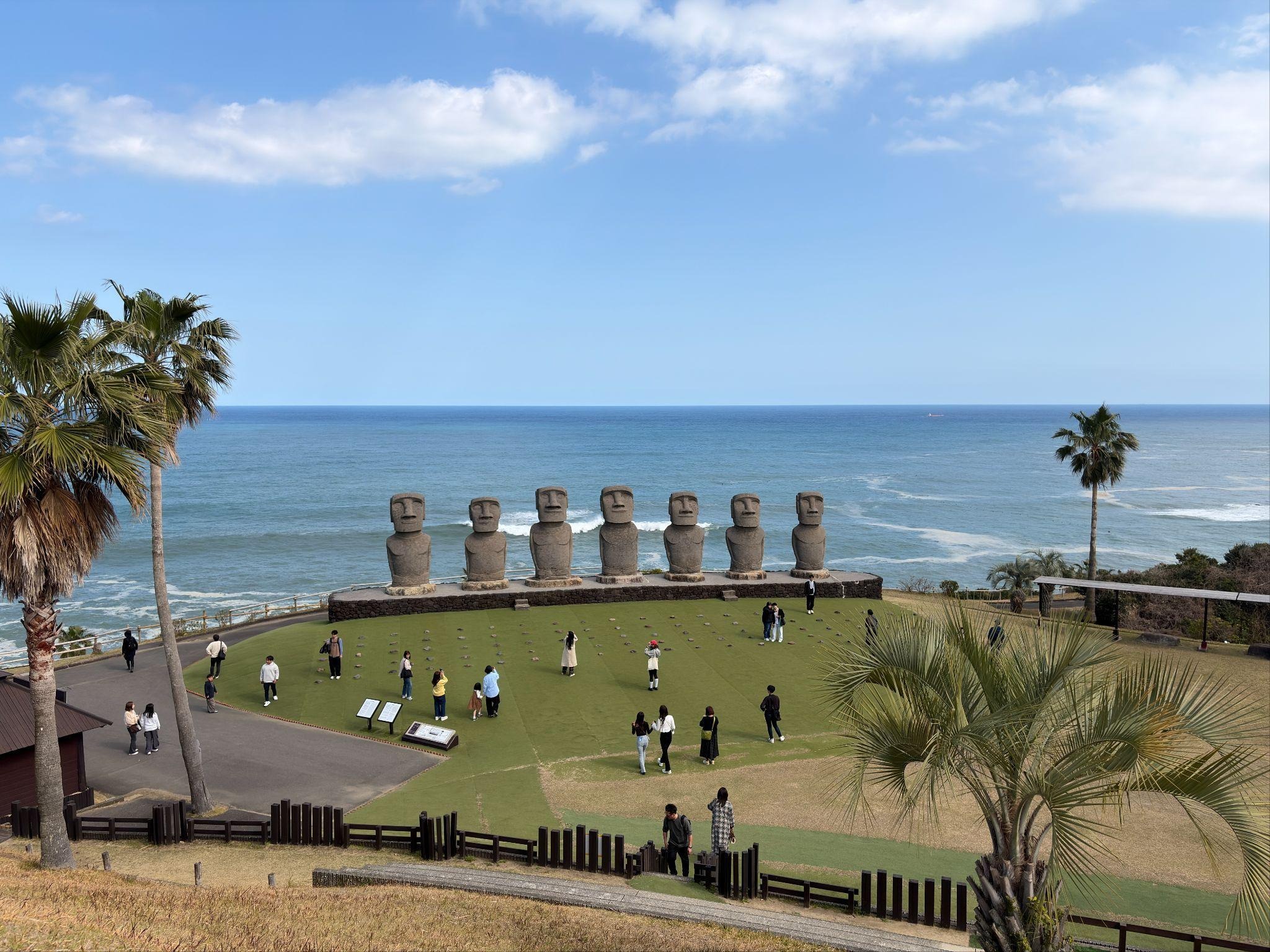 サンメッセ日南はモアイだけじゃない！日向灘の絶景を楽しむ園内散策ガイド（日南市）