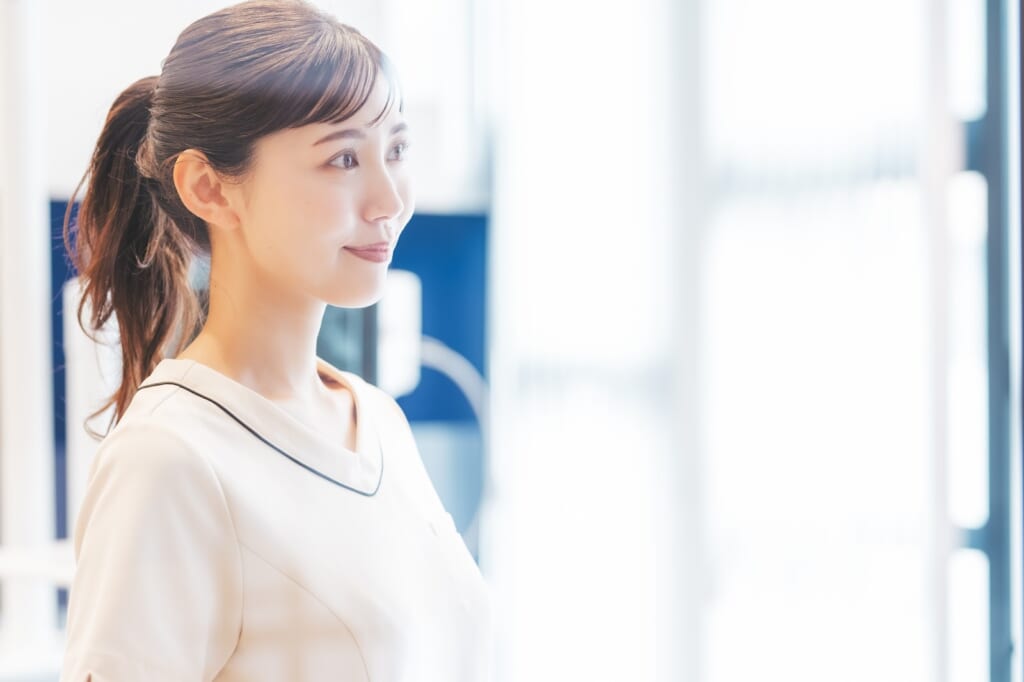 人の目を見て話せない原因とは?心理と理由をわかりやすく解説 人の目を見て話せない原因とは?心理と理由をわかりやすく解説