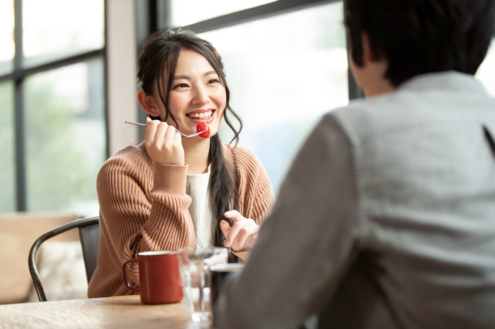 女性が好きな人にしかしないことって？ 本命だけに見せる態度と勘違いサインの違い