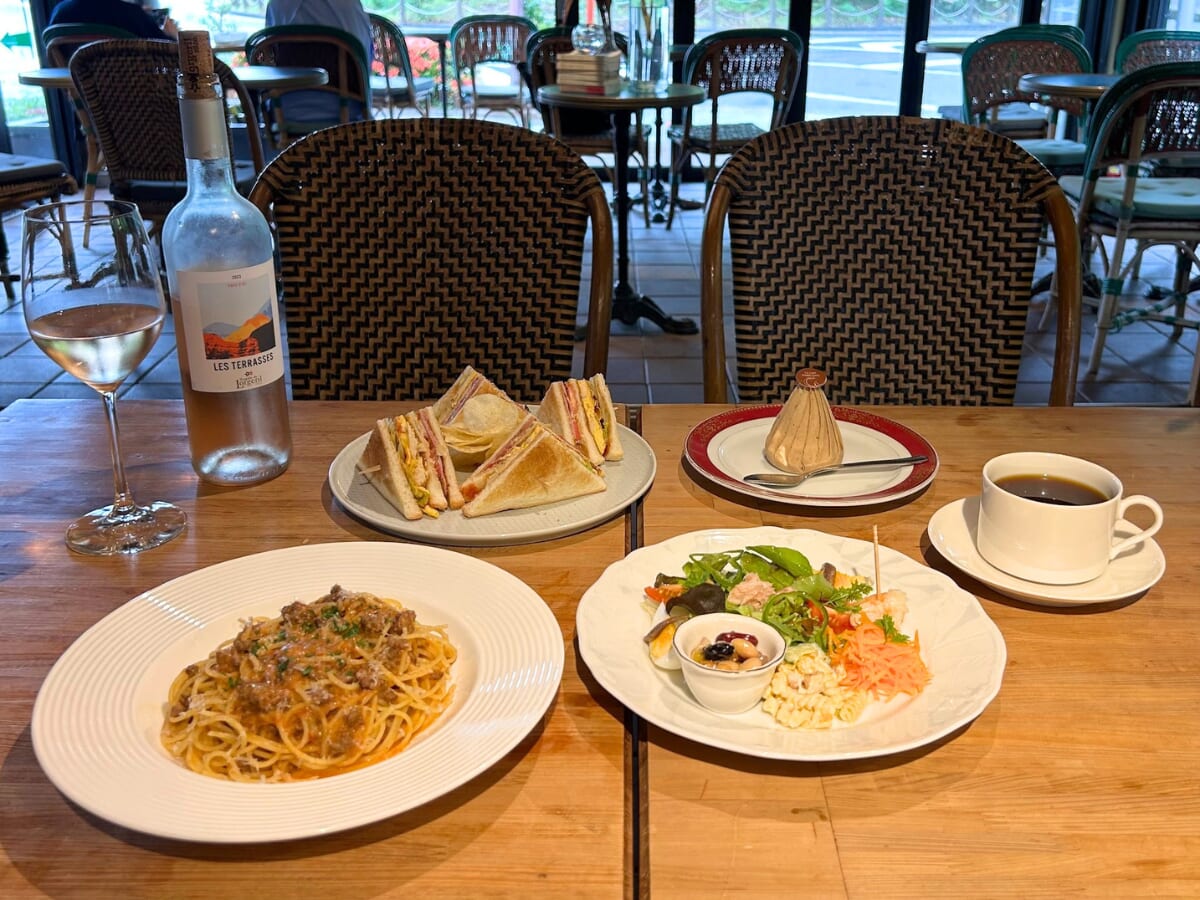 まるでパリ気分！”大人かわいい”ご褒美時間のお洒落カフェ「Le Cafe PARIS CINQ」（宮崎市）