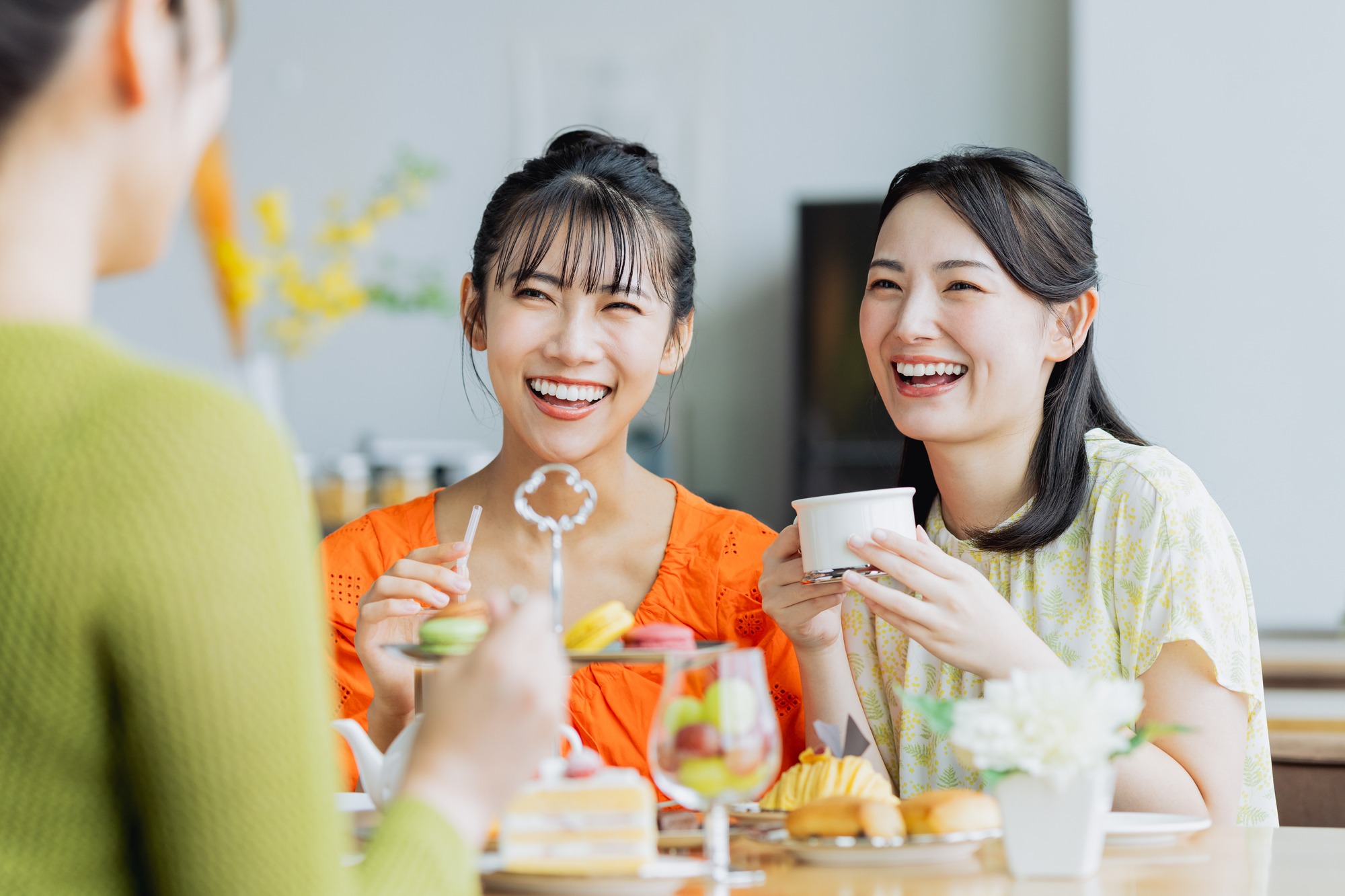 友達と盛り上がる究極の二択ネタ19選｜定番の質問から意地悪な質問まで紹介