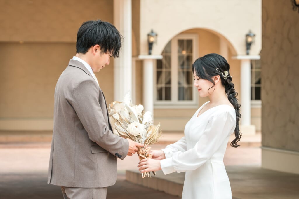「結婚を前提に付き合う」と言われたら、本気度高め? 男性心理・確認すべきポイントを解説 「結婚を前提に付き合う」と言われたら、本気度高め? 男性心理・確認すべきポイントを解説