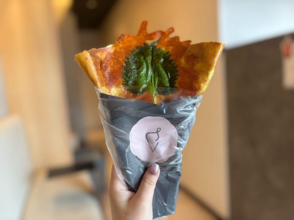 大きなクレープにびっくり!トッピングで何度でも楽しめる「TEA STAND SABO」(都城市) MONEサムネ調整 (1200 x 900 px) (41)