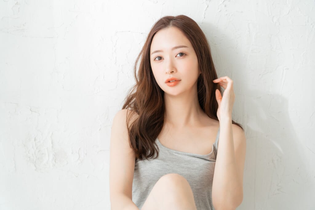 「いい女」ってどんな女性？ 特徴や男性が惹かれる理由、いい女になる方法を解説