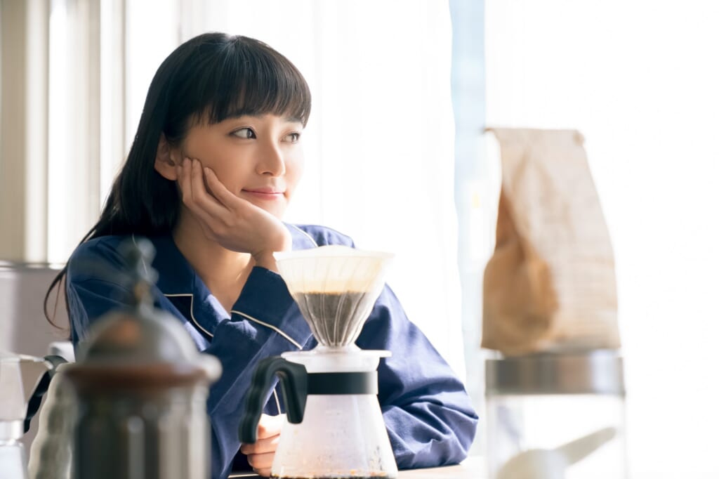 ポジティブになる方法って? 前向きな人の特徴や考え方のコツを解説 ポジティブになる方法って? 前向きな人の特徴や考え方のコツを解説