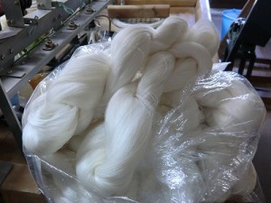 蚕から作られた生糸