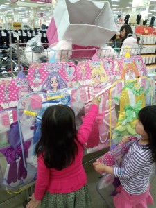 ドキドキプリキュア衣装選び・・親はその値段にドキドキ・・・