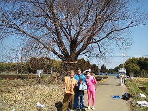 「花咲じじぃ」ならぬ、「離さんか！ジジィ」