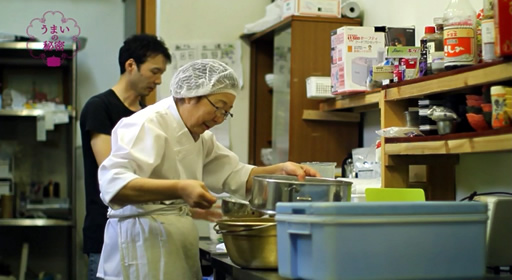 写真：親子で仕込み