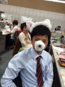 最後に　本文と関係ないけど　衝撃の一枚　隣の席の人面犬かっちゃん　奥のこおろぎさんの引き顔がおもろいです