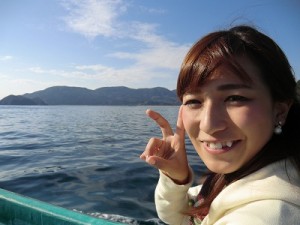 離れ小島への3分間の船旅、海の美しさに驚いた！