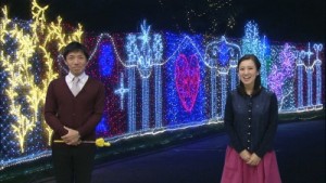 スタジオでの中継映像より
