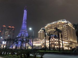 エッフェル塔の２分の１サイズ。夜景も綺麗でした！